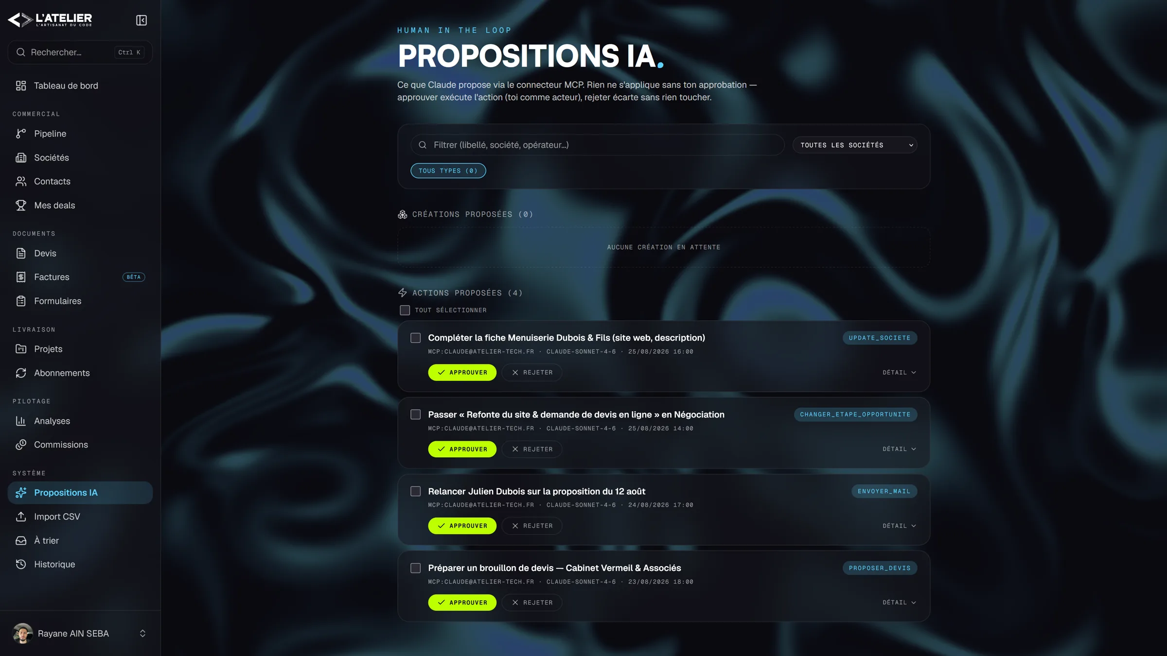 File des propositions IA du CRM — chaque action proposée attend une approbation ou un rejet humain